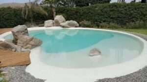 Piscina color blanco arena pintada con 2KR Piscinas